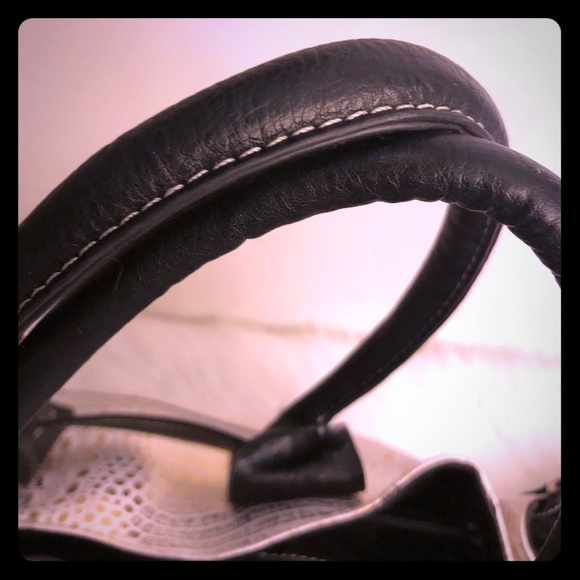 ☘️LARGE BLACK AND WHITE RHINESTONE EMBELLISHED BAG - Picture 6 of 8